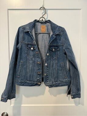 GAP Women's Medium Blue Denim Jacket
